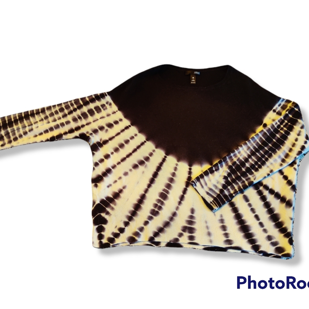 AQAU Cashmere Sweater